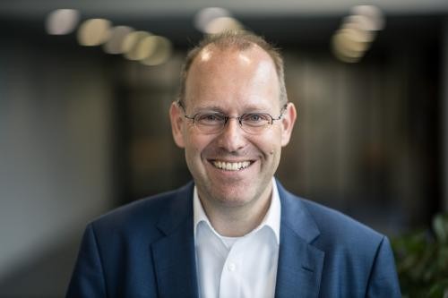 Oberbürgermeister Dr. Bernd Vöhringer lächelnd frontal 